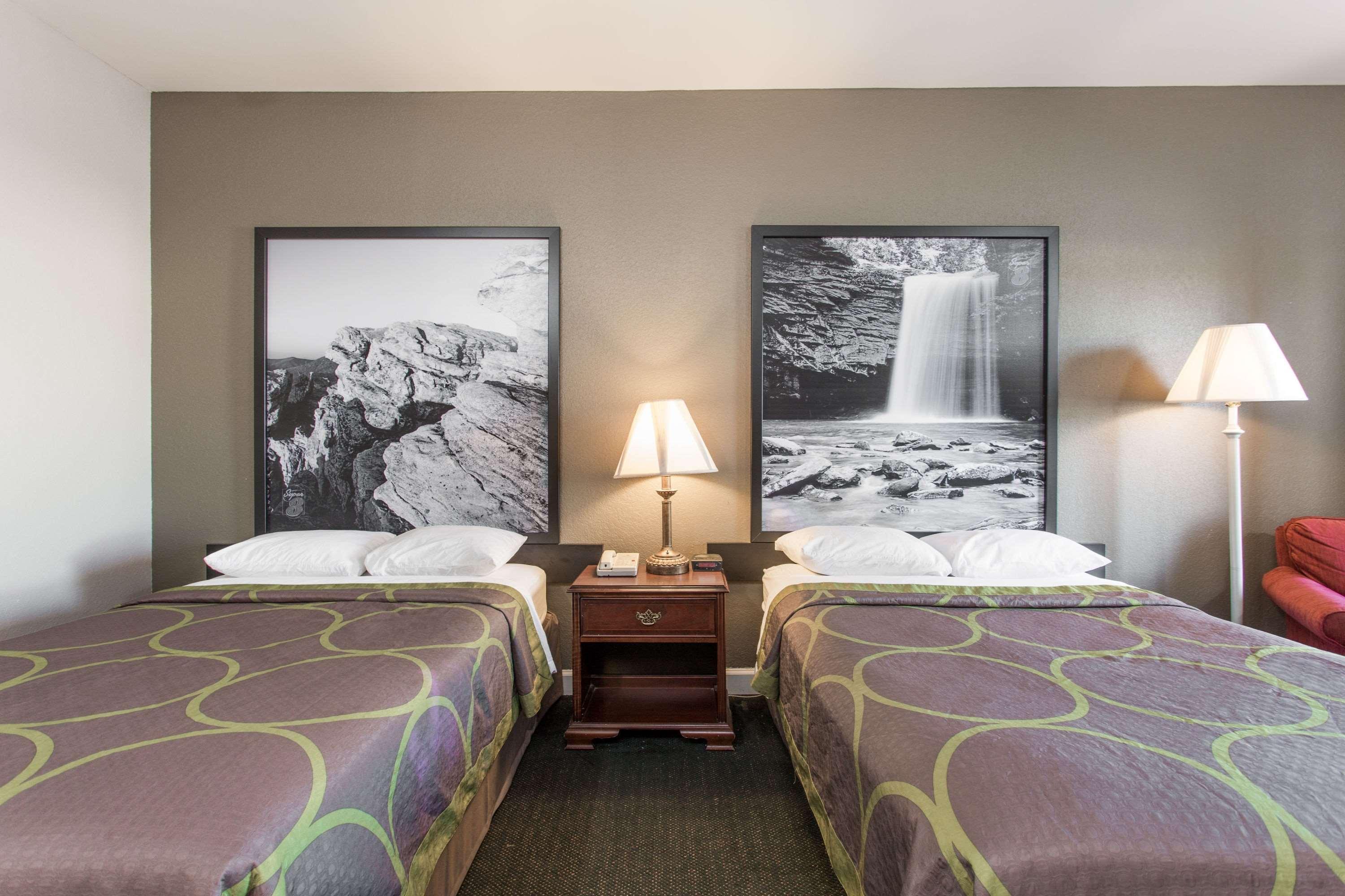 Motel Super 8 By Wyndham Petersburg Exteriér fotografie