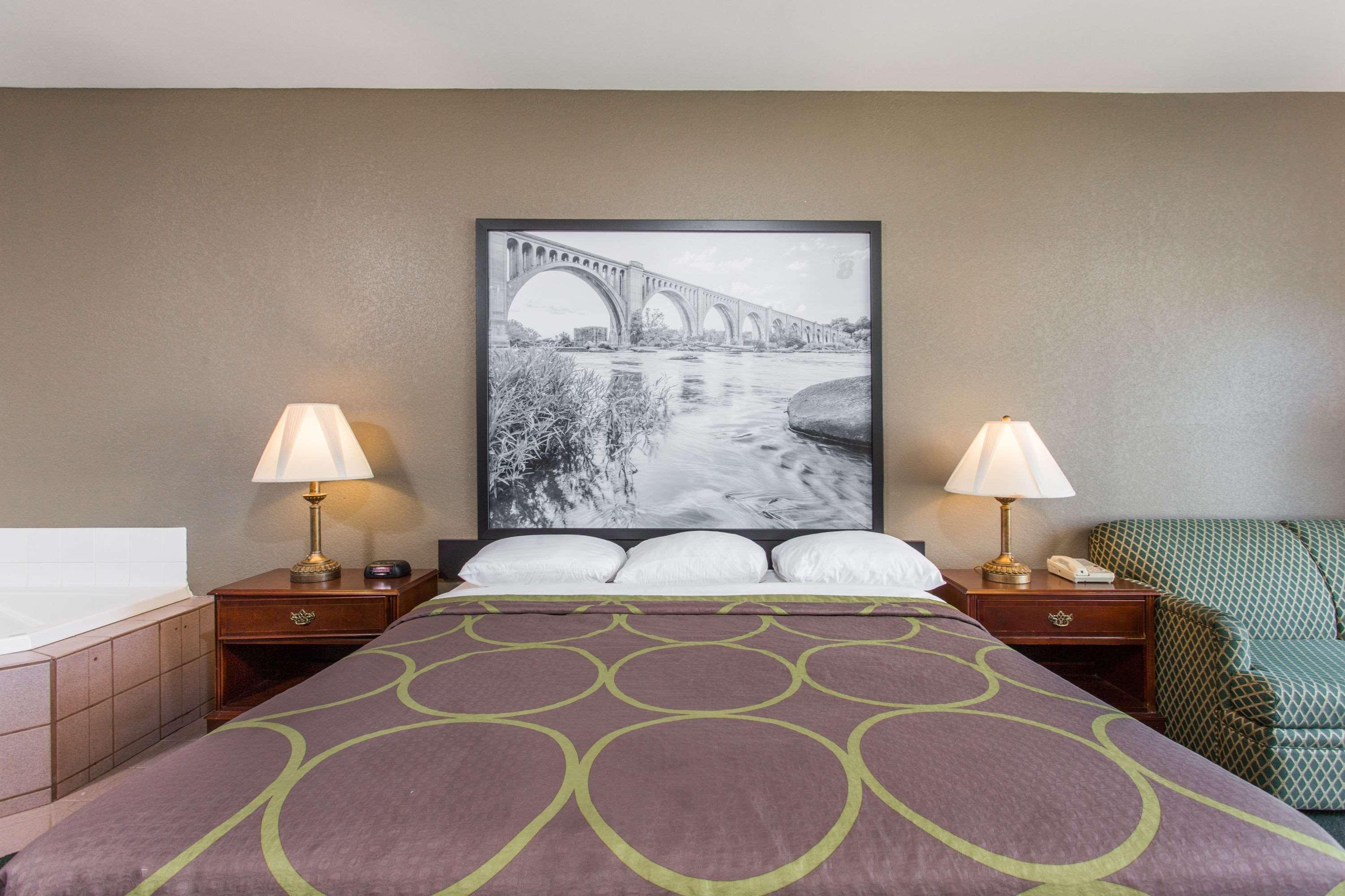 Motel Super 8 By Wyndham Petersburg Exteriér fotografie