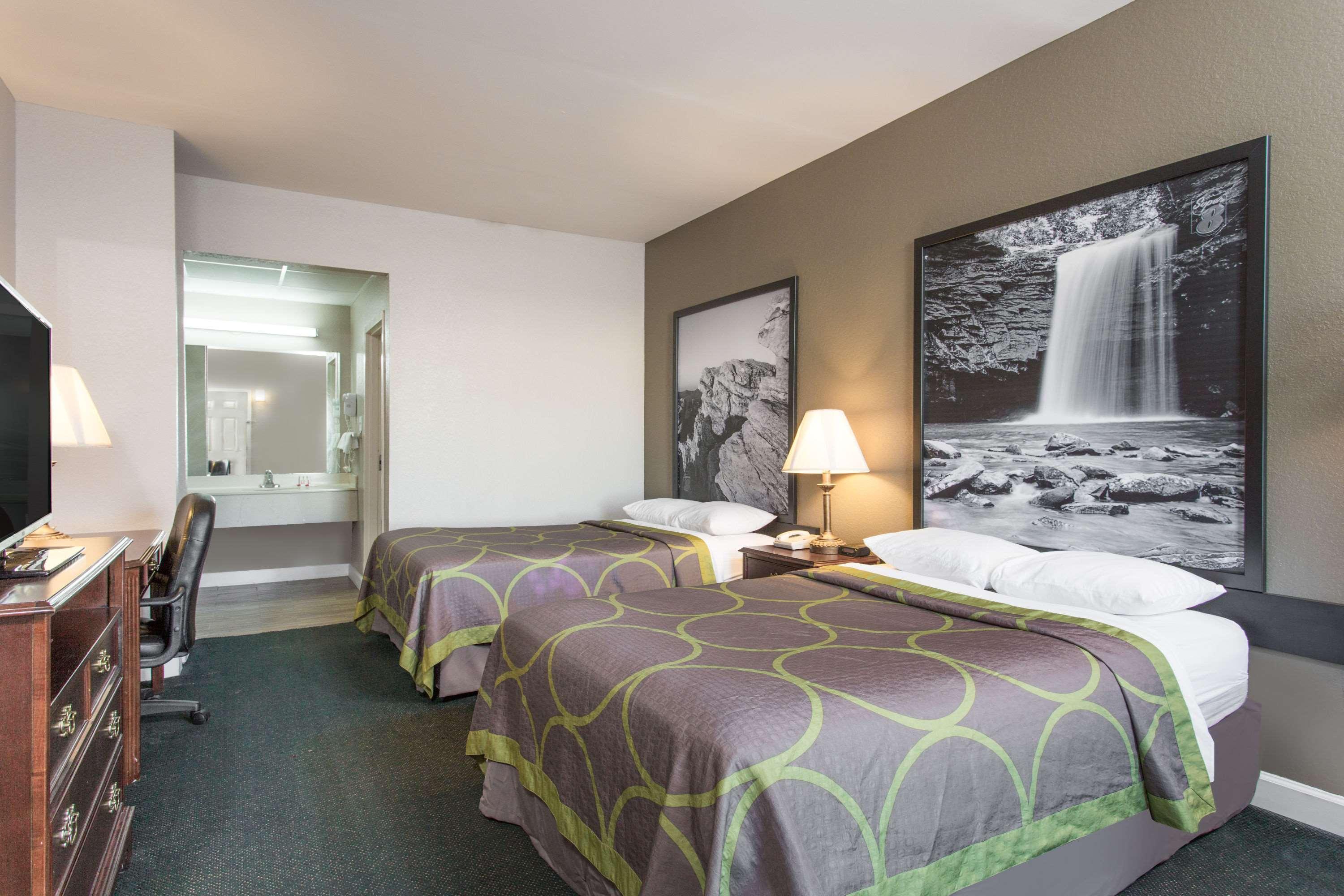 Motel Super 8 By Wyndham Petersburg Exteriér fotografie