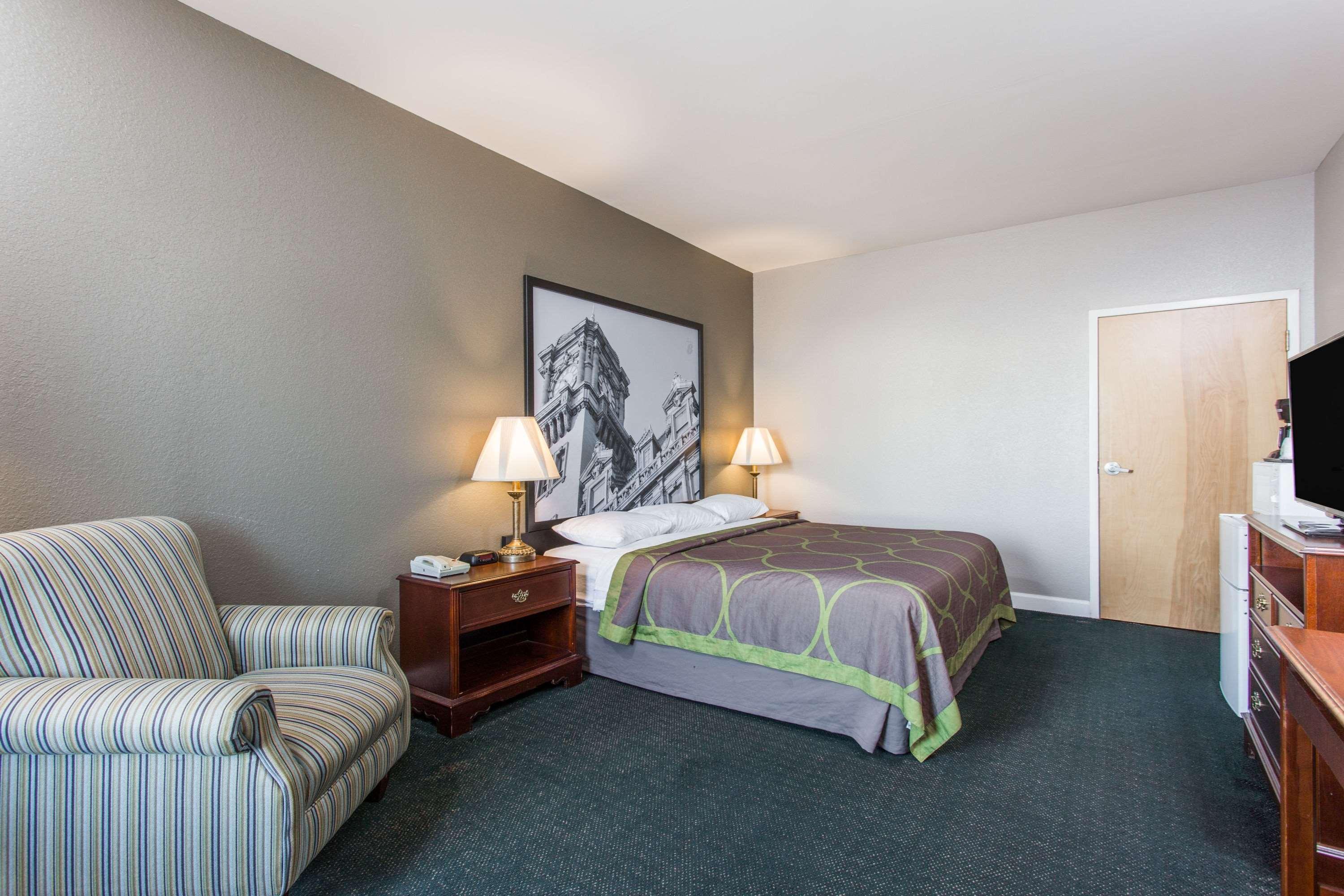 Motel Super 8 By Wyndham Petersburg Exteriér fotografie