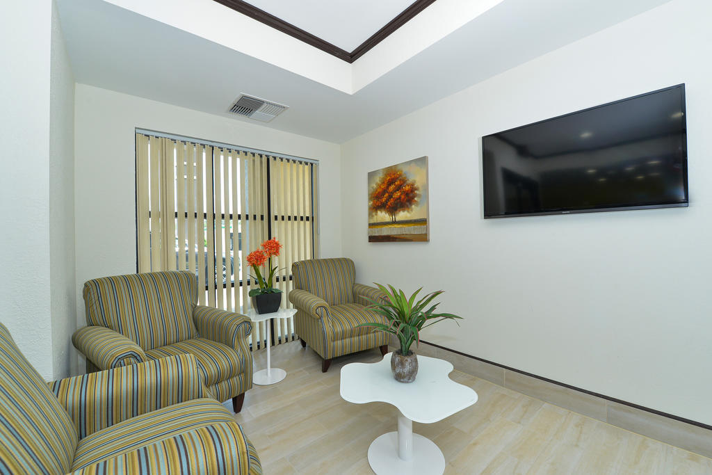 Motel Super 8 By Wyndham Petersburg Exteriér fotografie