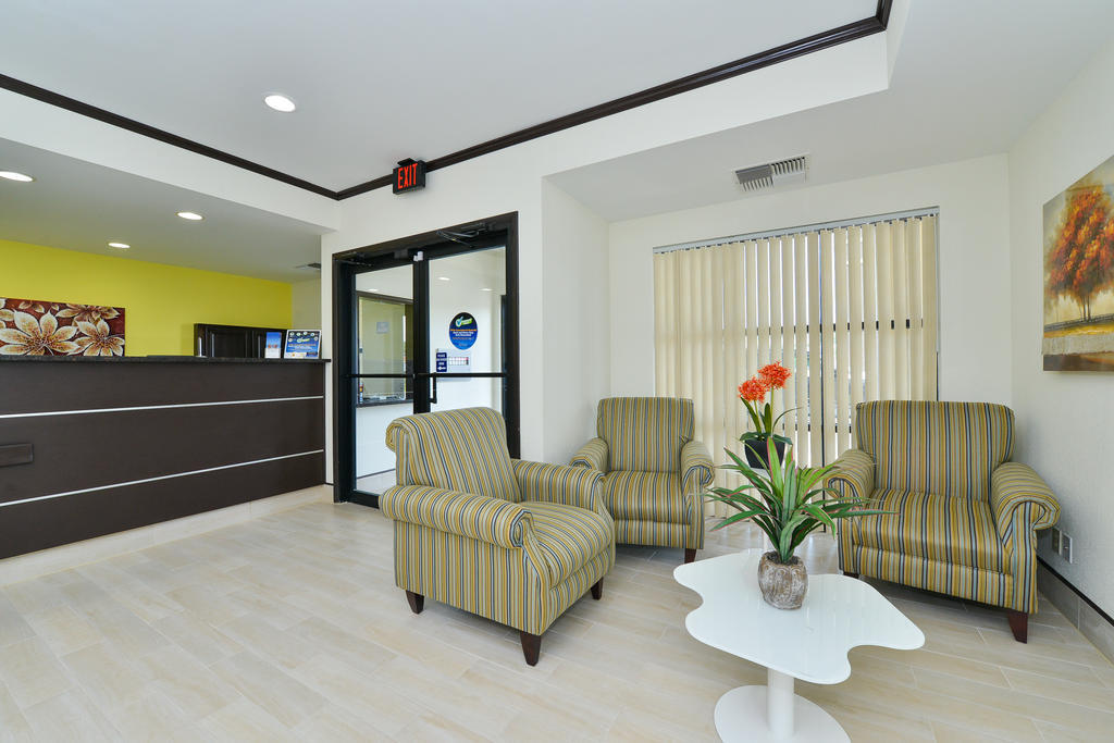 Motel Super 8 By Wyndham Petersburg Exteriér fotografie